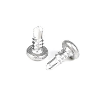우수한 SUS410 스테인리스 스틸 4.8x13mm 판 헤드 셀프 드릴링 스크루 토크스 헤드 스크루